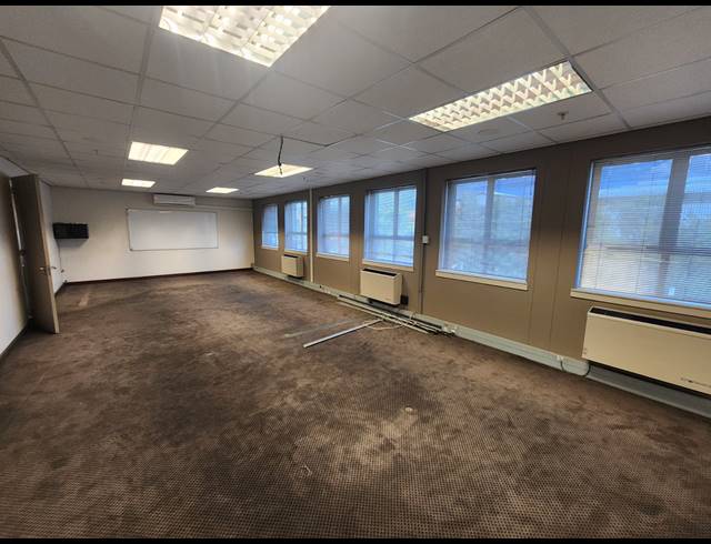 2,355M² WAREHOUSE TO LET IN TUNNEY